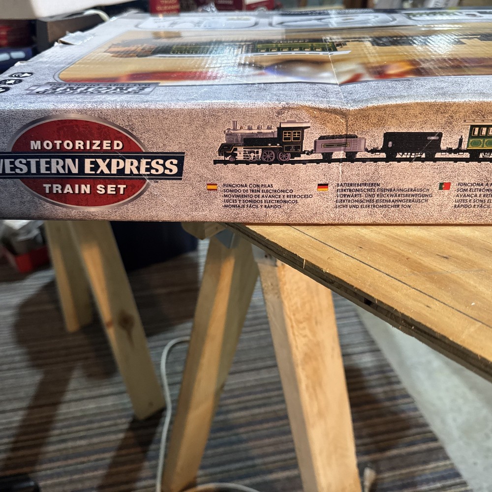 Western Express Motorized Train Set 23 Pieces New In Box