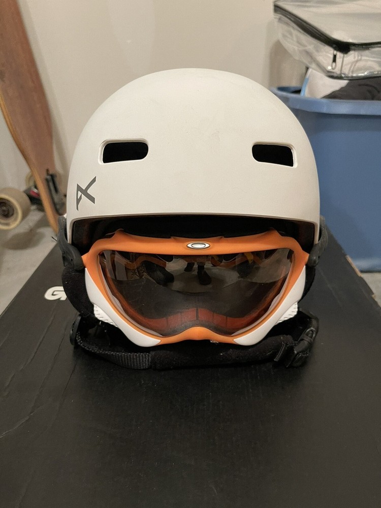 Anon Snowboard Helmet Size Large & Oakley Goggles