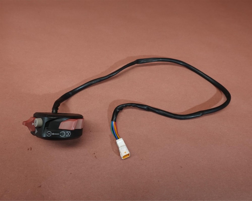 2017-2020 Ducati Supersport S Right Handlebar Stop Start Kill Switch