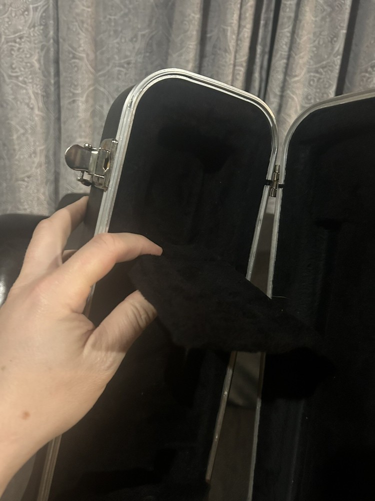 MTS Products Violin Case Shaped Hard Shell Fitted Felt Lined