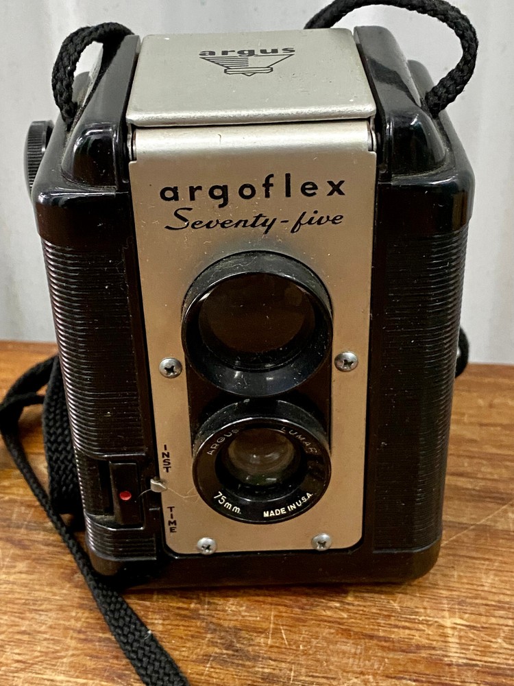 Vintage Argus ArgoFlex Seventy Five Box Camera
