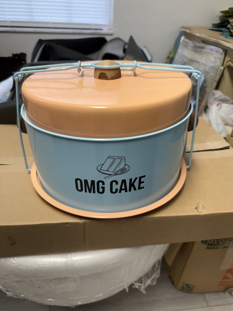 OMG Retro Cake Tin