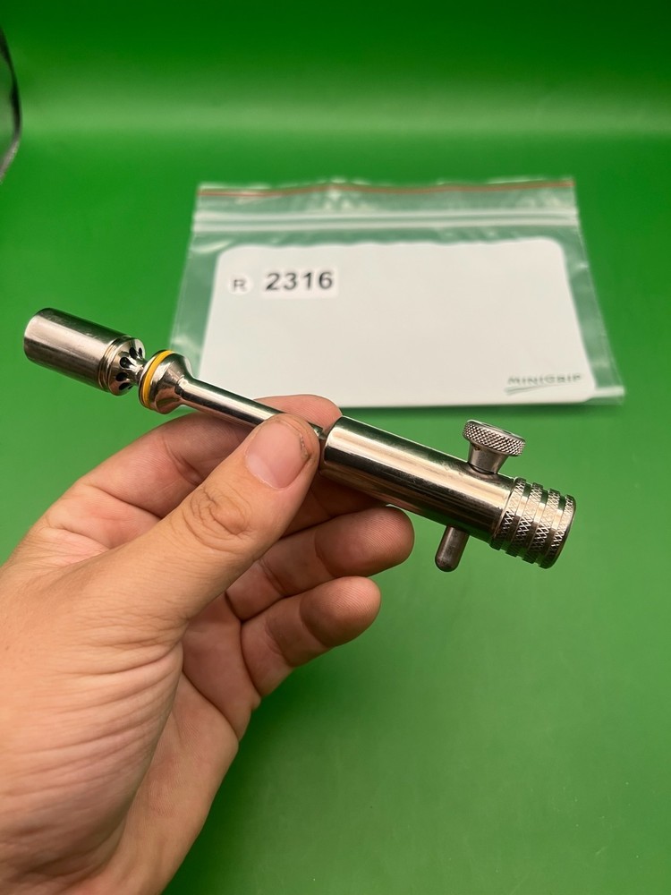 Autococker Bolt