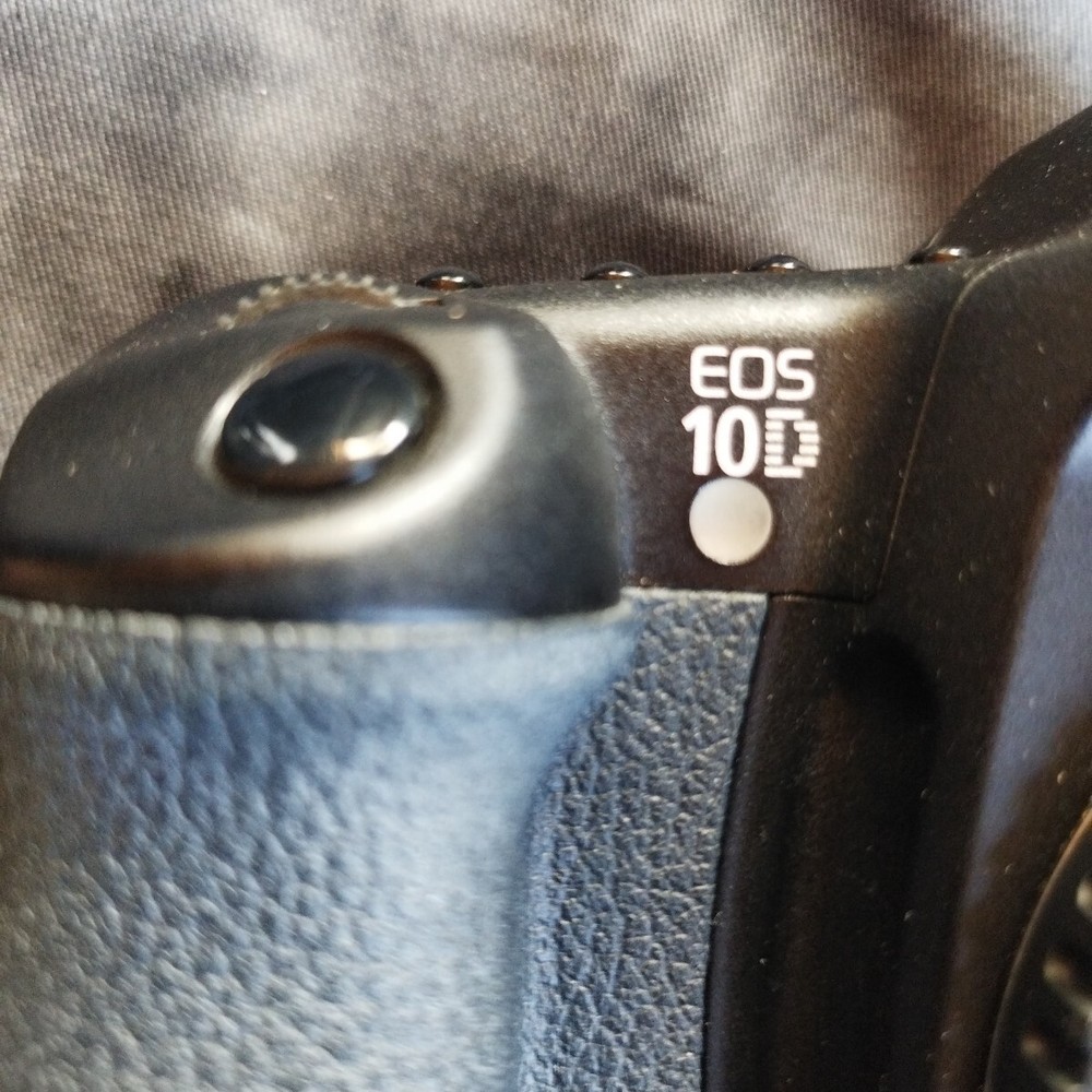 - Canon EOS 10D + BG-ED-3 (BattGrip)