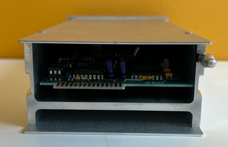 ILX Lightwave TCM-39032 Hosts 32 W (8V / 4A) TEC Modules, TE Controller. Tested!