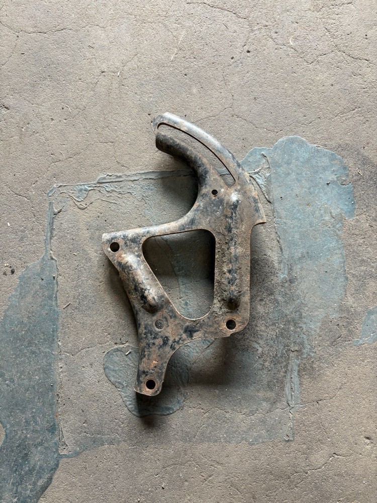 77-86 Olds 307 Rear A/C Compressor Bracket Mount