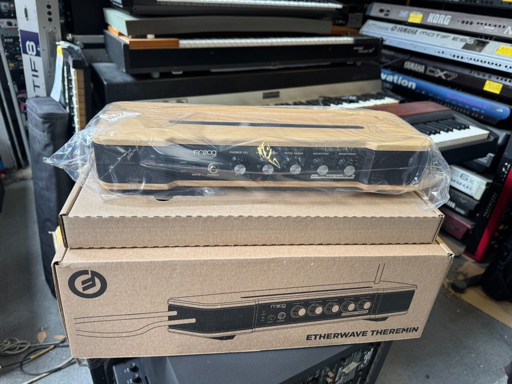 Moog Etherwave Theremin CV Gate ,New ARMENS