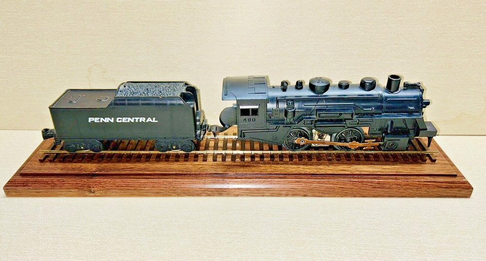 18" O Scale Model Train Display Case, Walnut Base