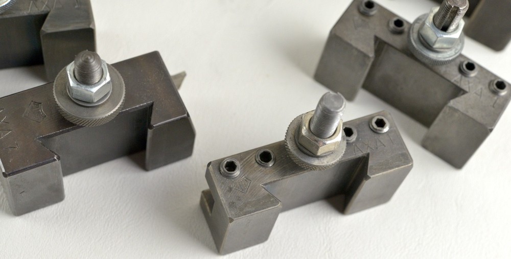 Aloris AXA Quick Change Tool Post Set – 7 holders
