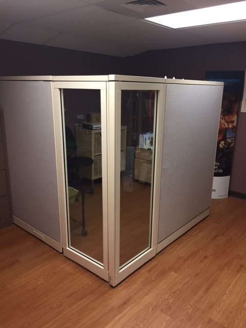 Office cubicle w/glass corner