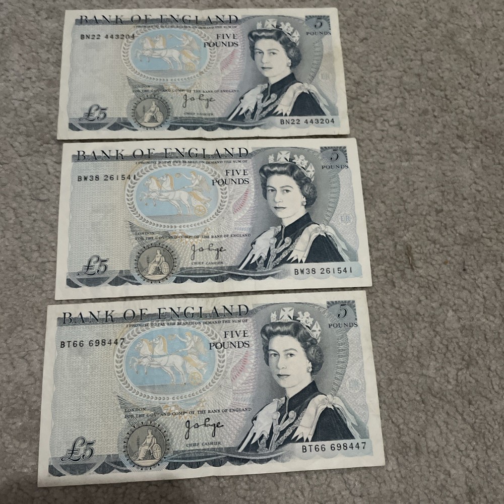 Five Pounds Notes X 3 £5 Circulated Good clean CONDITION.