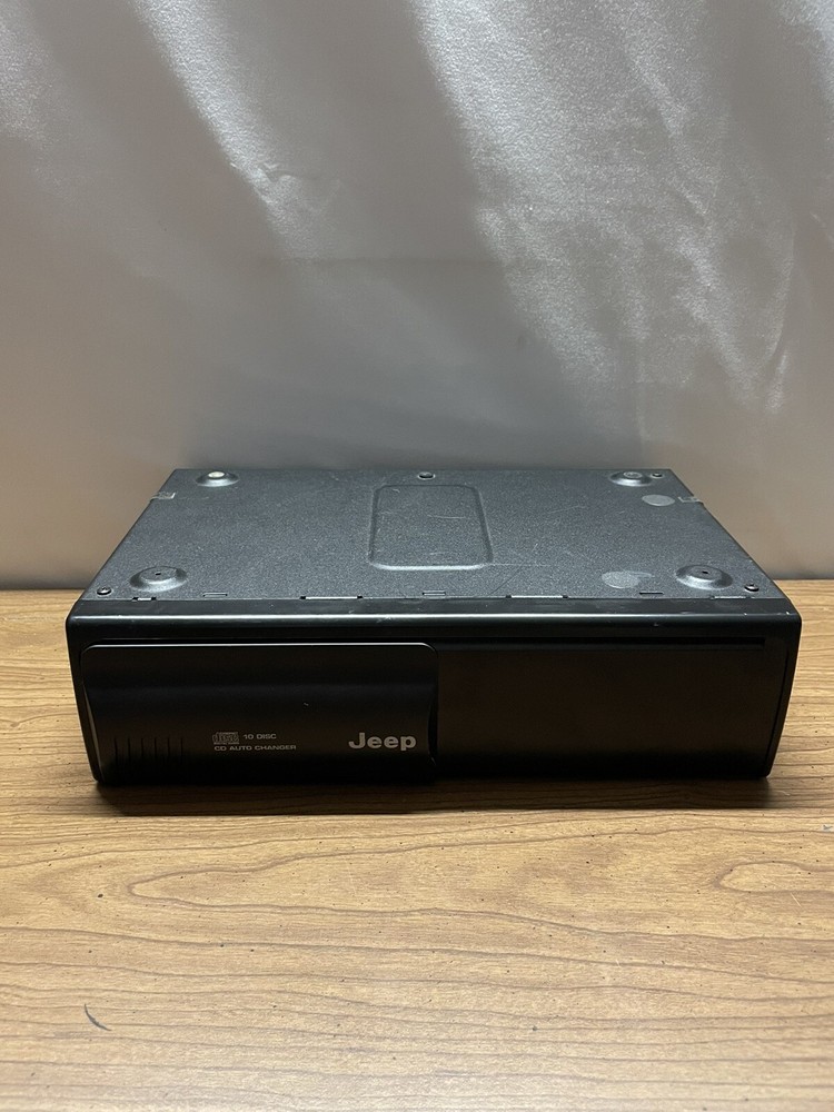 Jeep 10 Disc CD Auto Changer P56042129AJ - UNTESTED