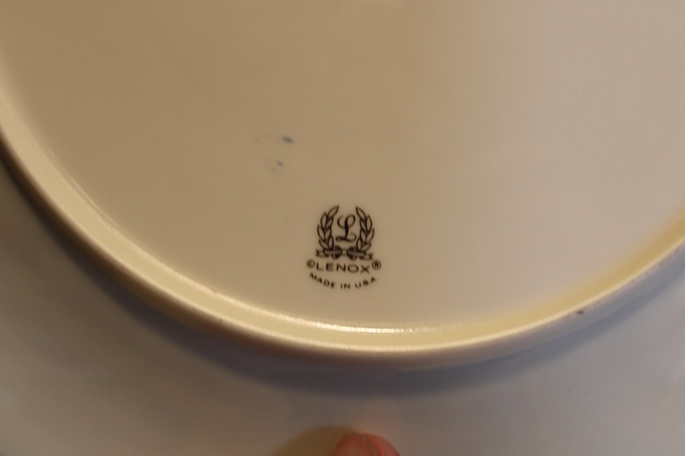 LENOX HOLIDAY CAKE PLATE (DINNER PLATE)