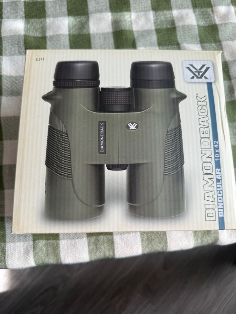 Vortex Diamondback Binoculars 10x42 green with black zip case
