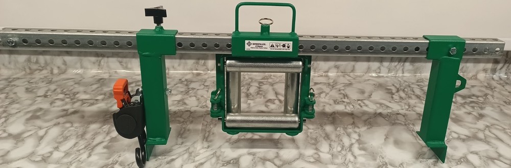Greenlee CTR200 Heavy Duty Cable Roller
