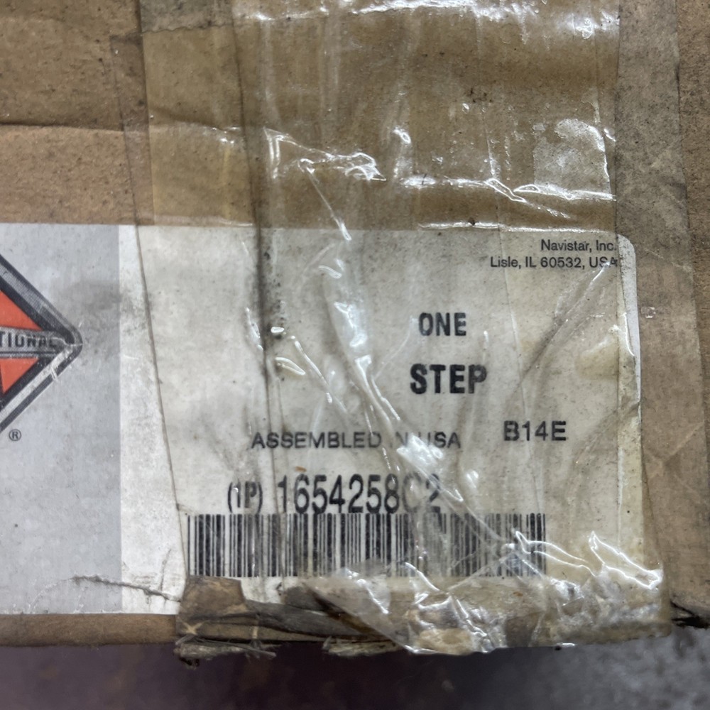 NAVISTAR  FUEL TANK LOWER Step 1654258C2