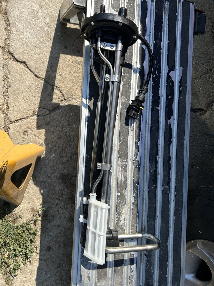 Genuine Freightliner DEF Header/Sending Unit