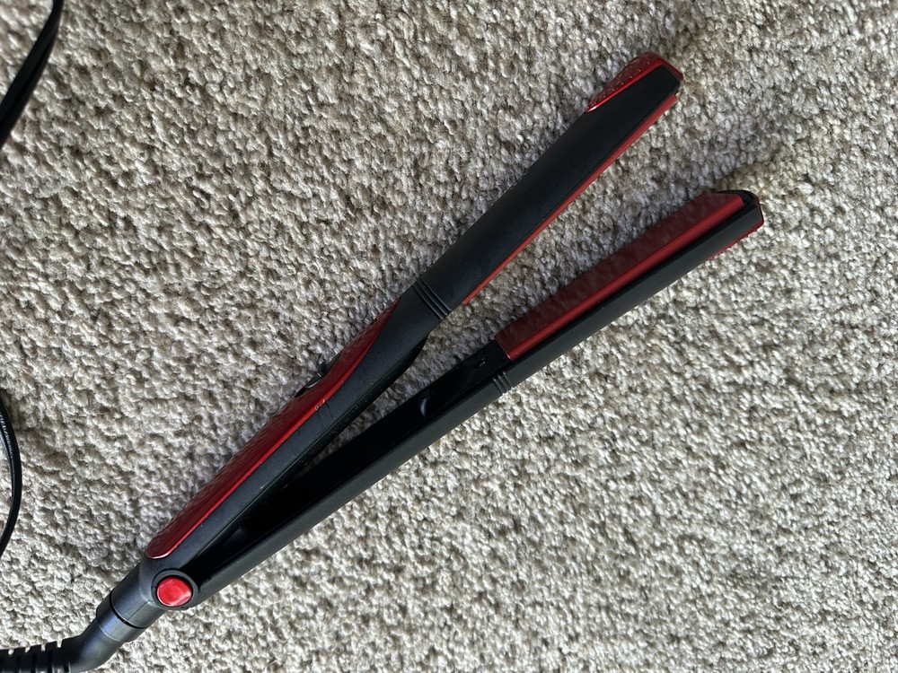 VIVITAR -red Tourmaline Flat Iron, 0.9 Pound