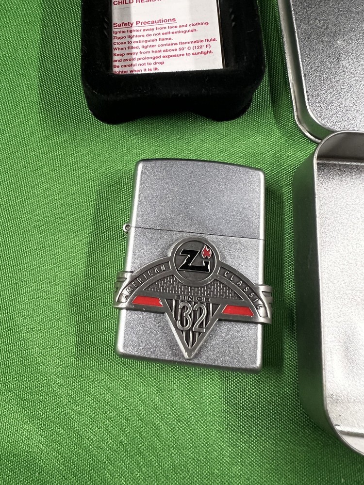 ZIPPO AMERICAN CLASSIC LIGHTER 2002