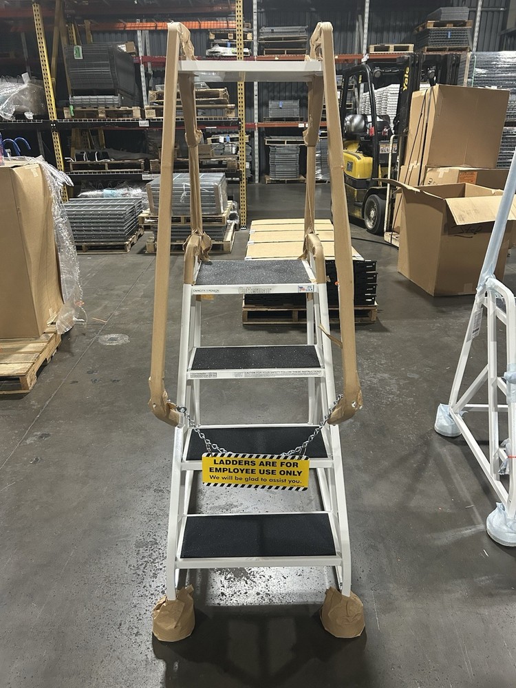New Cotterman 4 Step Ladder-450 Lbs Capacity