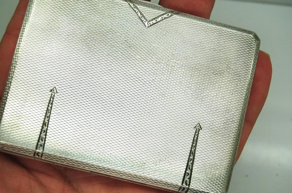 ANTIQUE W B BROADWAY & CO BIRMINGHAM STERLING SILVER ENGRAVED CIGARETTE CASE
