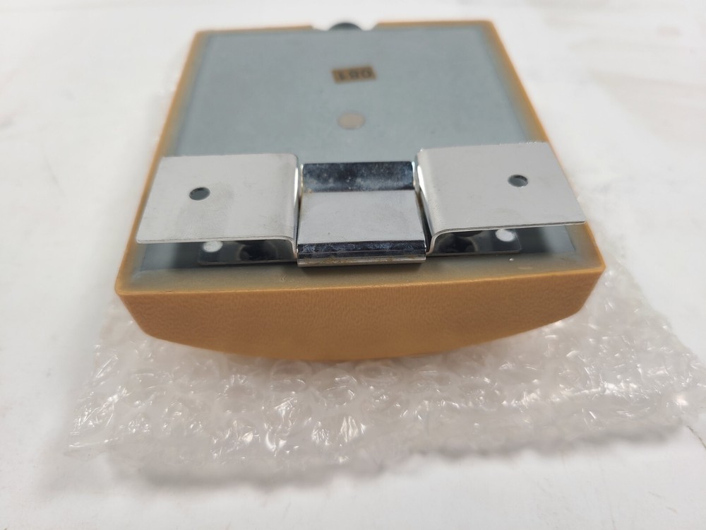 Dakota Micro_WA8P_Yellow_Panel Mount Directional Antenna_8DBI