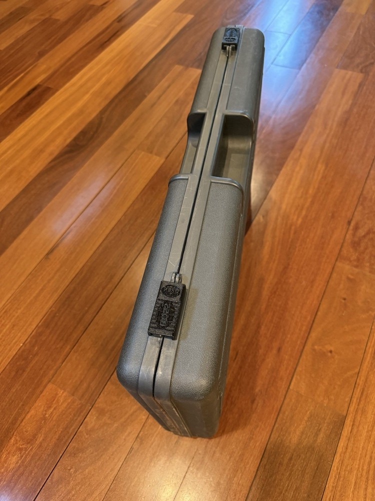 BOSS BCB 30 / BCB 60 Guitar case latches (pair)