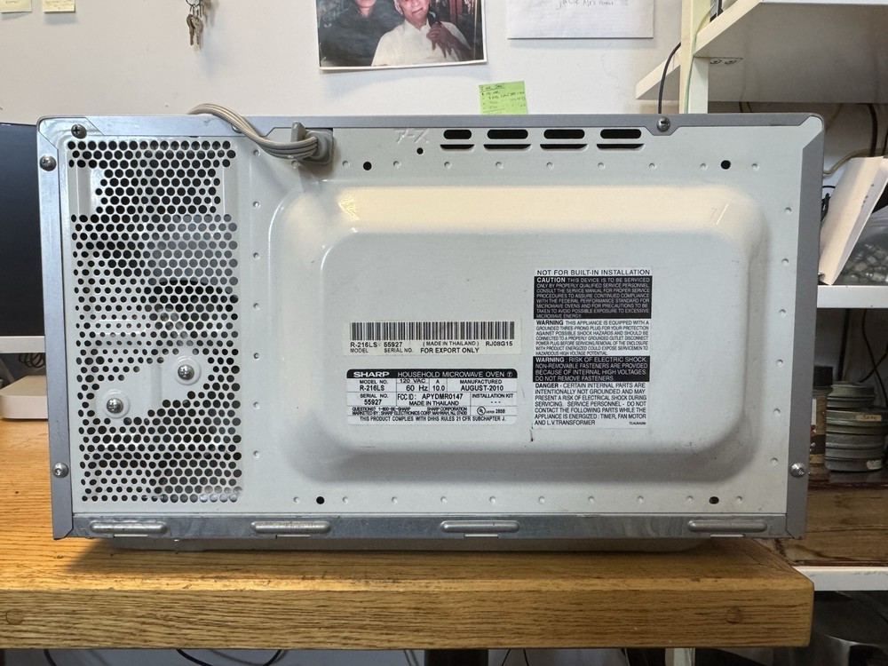 Sharp Carousel Microwave R-216LS