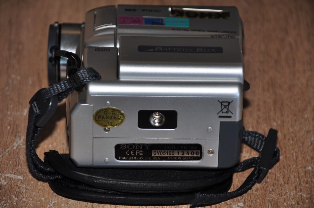 Sony MX7000 Digital Camcorder with USB Cable, Case & Accessories