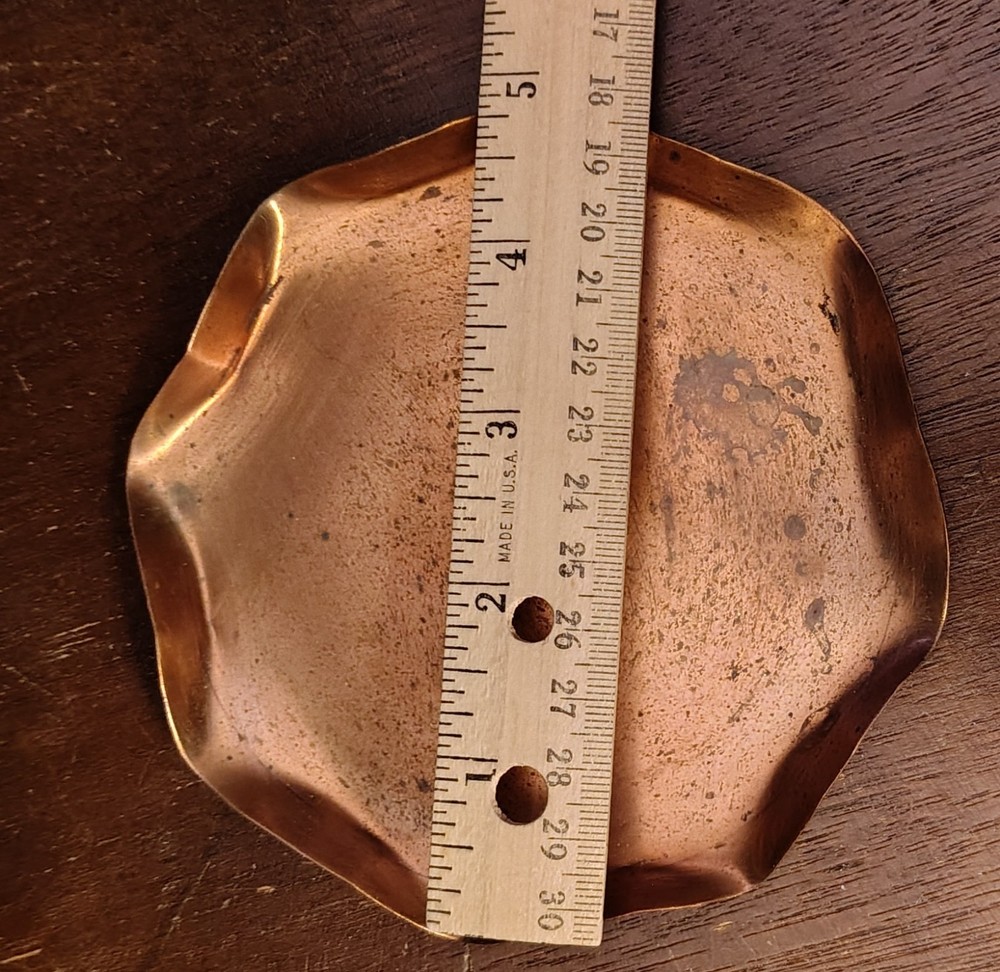 Set of 3 Sizes Fluted Edge Copper Nesting Trays
