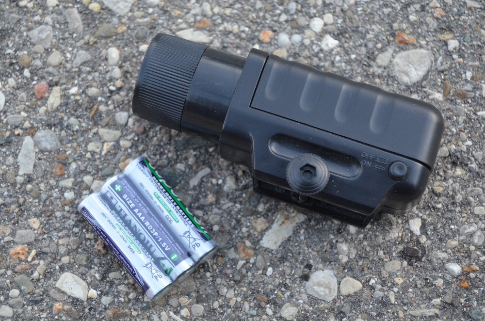 Flashlight for Double Eagle M82/M83/M85 Electric Airsoft Gun Plus Free Battery