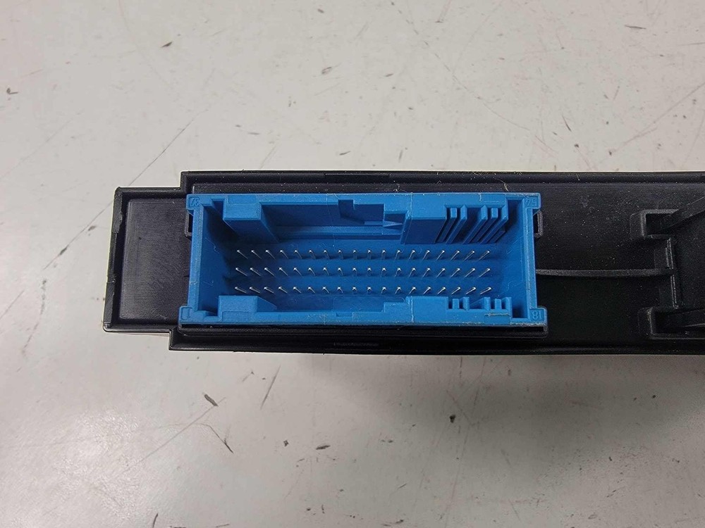 08-13 BMW E90 E92 E93 M3 OEM Body Control Module BCU BCM