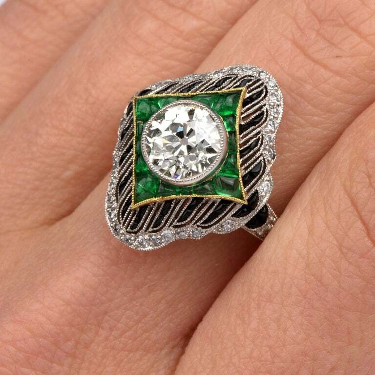 Classic European Style With Sparkling CZ & Green Emerald 925 Solid Silver Ring