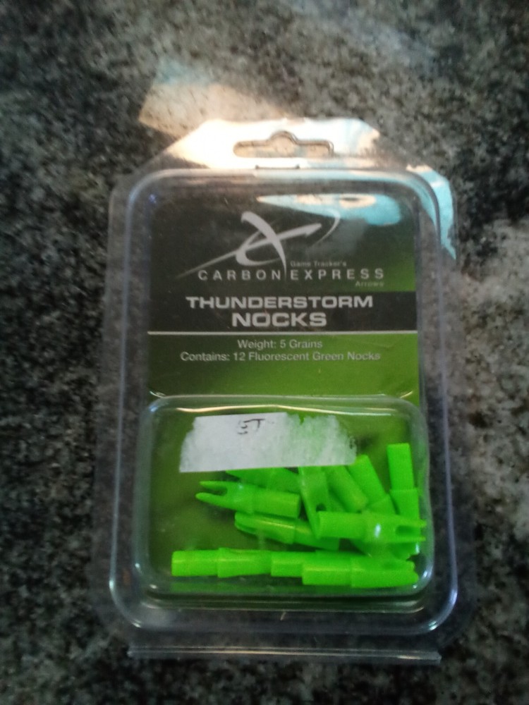 Game Tracker Carbon Express Thunderstorm 5 grain Nocks, 12 pack