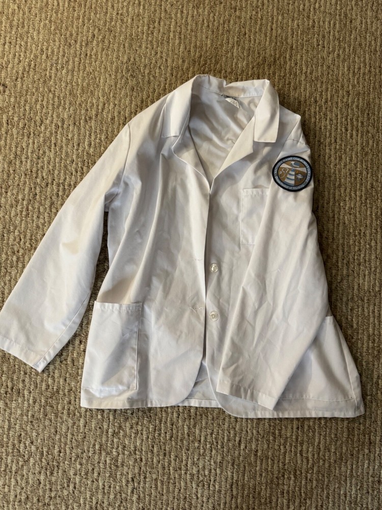 🥼 META Fundamentals White Lab Coat – Size Large – 2-Button
