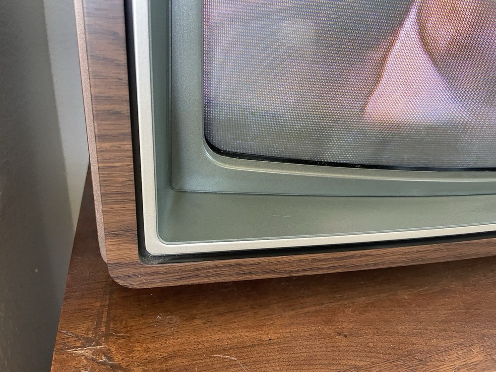 1985 Zenith SA1927W System 3 Space Command 19" CRT TV