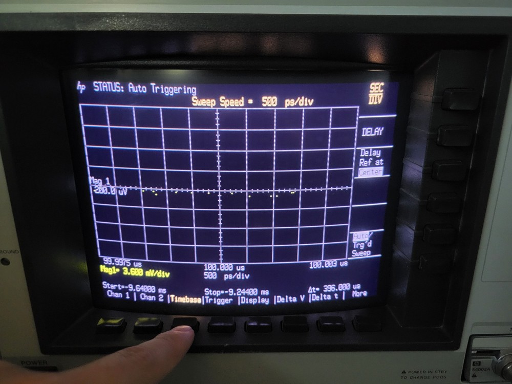 Hewlett-Packard 54110D Digitizing Oscilloscope Parts (Powers On, Untested)