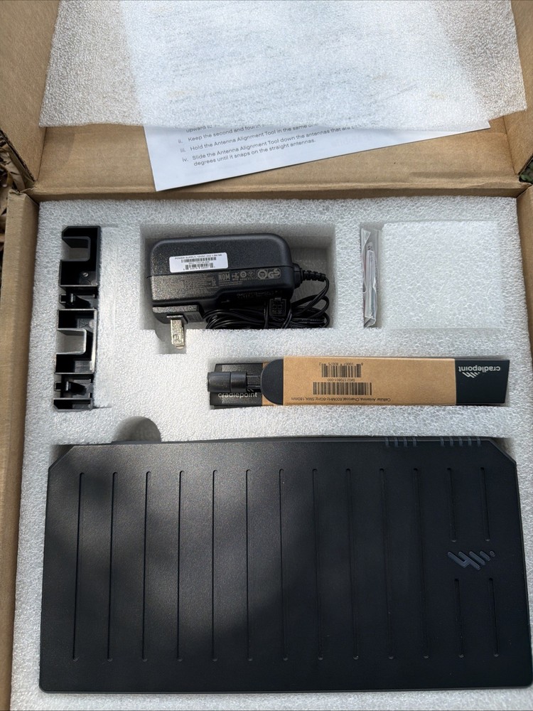 Cradlepoint E320 5G  Enterprise Router Open Box