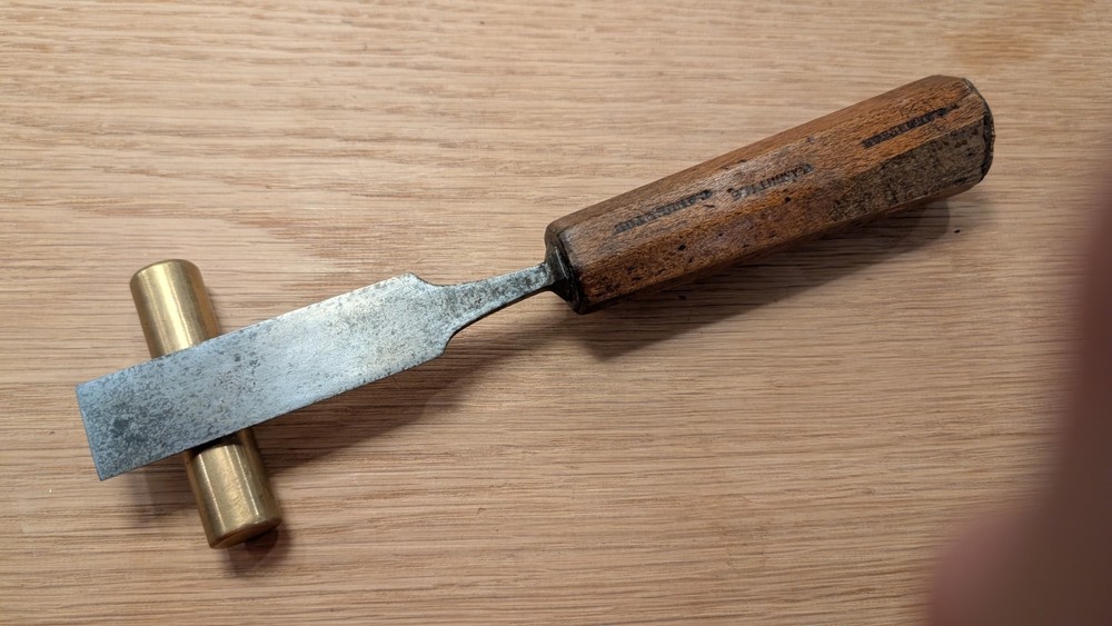 1" Thomas Ibbotson Bevel Edge Paring Chisel