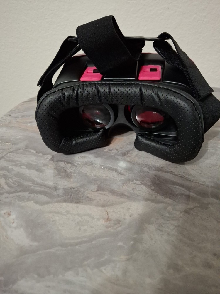 ONN Virtual Reality SmartPhone Headset - Red NEW