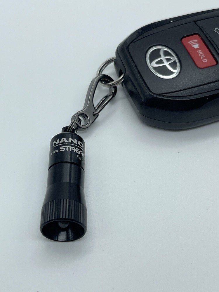 Streamlight Nano light Flashlight (PLEASE READ DESCRIPTION)