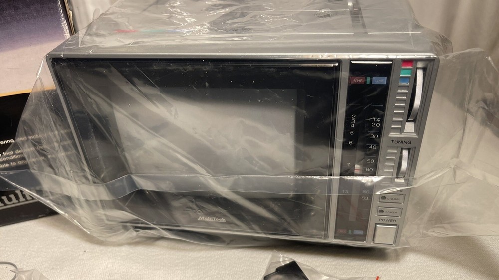 Multitech Deluxe Portable 5.5” Color T.V. MC-0571