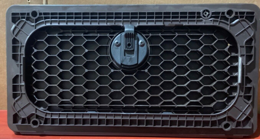 Rear Floor Storage Compartment and Lid