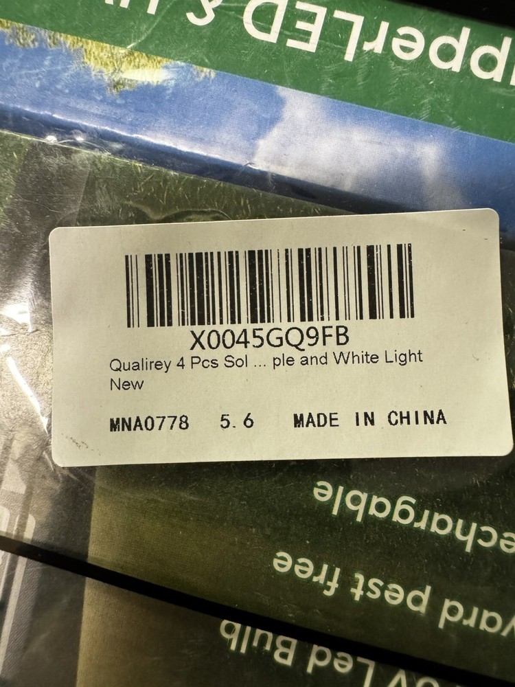 QUALIREY 4 PACK SOLAR BUG ZAPPER LED & UV LIGHT. WHITE LIGHT. BATTERIES INCLUDE