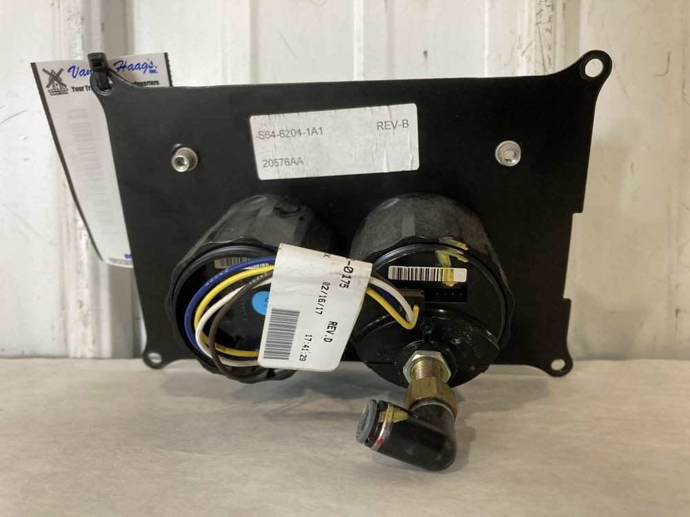 2013-2022 Peterbilt 579 GAUGE Dash Panel - Used