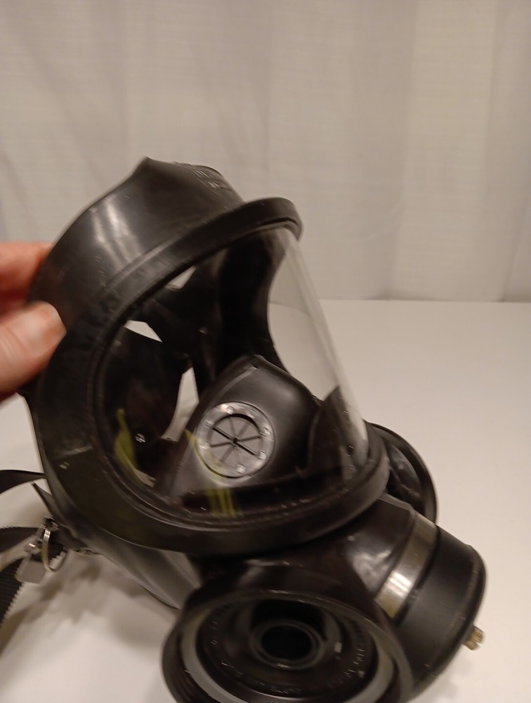 Used MSA Full Face Gas Mask Size: MED Black
