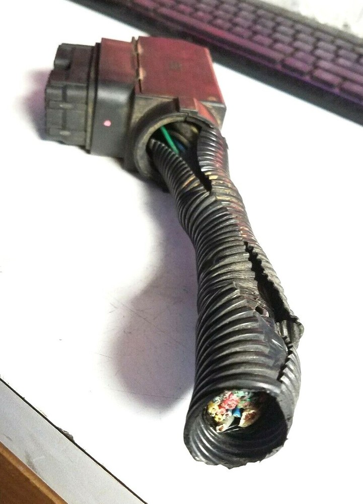 CUMMINS ECM CONNECTOR PA6T/66-GF33