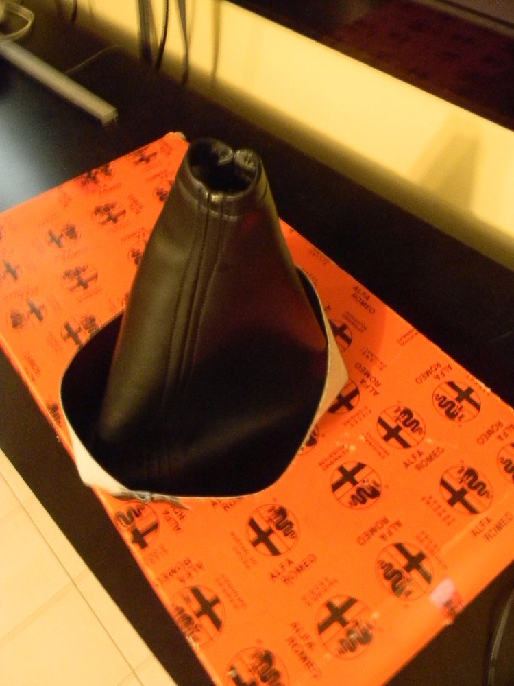 Alfa Romeo Spider Shift Boot 86-94