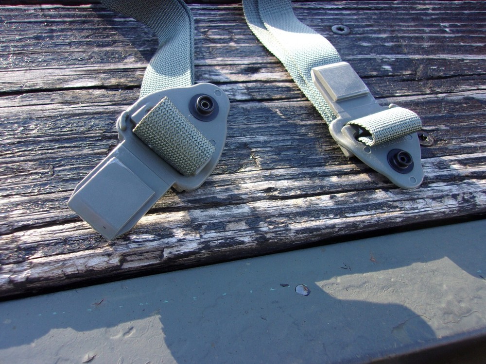 TWO ACU MOLLY BACKPACK BUCKLE PACK STRAPS MALE QUICK RELEASE .. 8465-01-524-8415