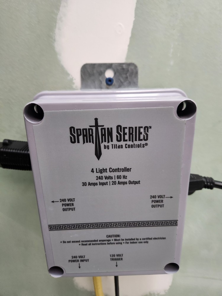 Titan Controls Spartan Series 4 Light Controller 240V